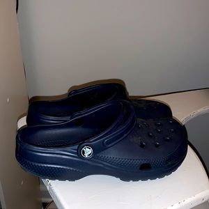 navy crocs
